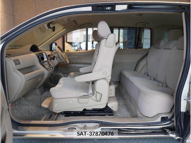 Toyota RAUM 2006-03 8355464-15