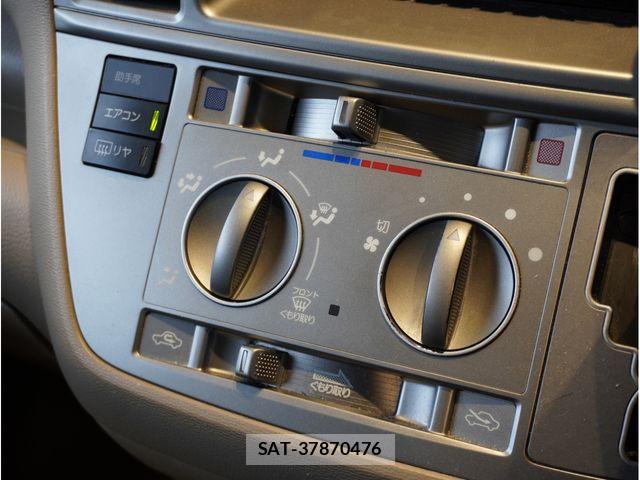 Toyota RAUM 2006-03 8355464-24