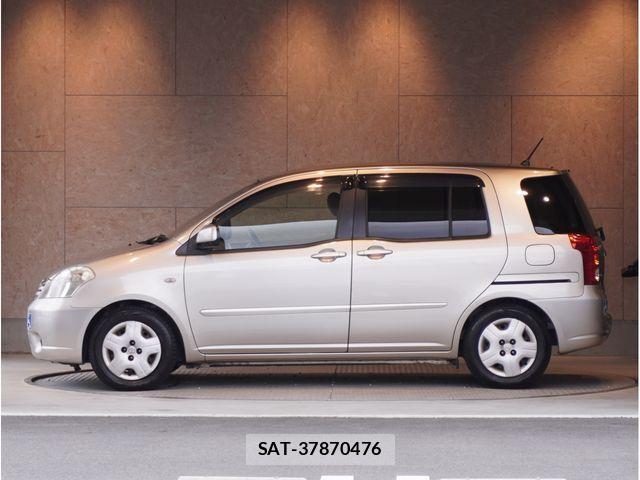 Toyota RAUM 2006-03 8355464-2
