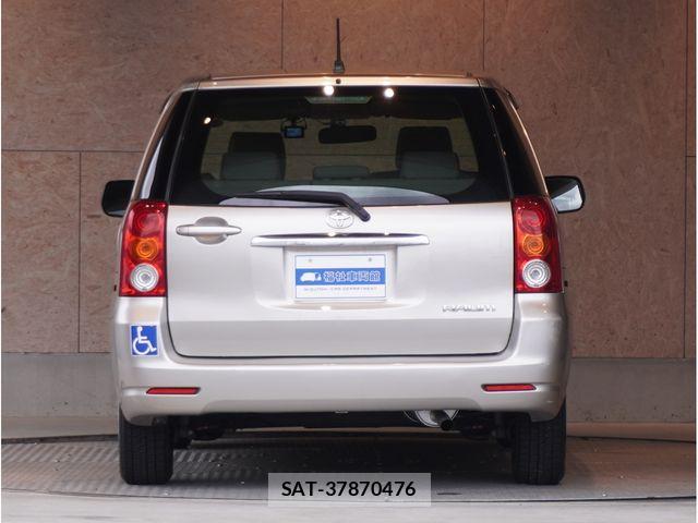 Toyota RAUM 2006-03 8355464-3