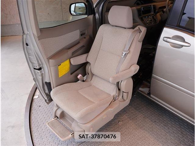 Toyota RAUM 2006-03 8355464-6