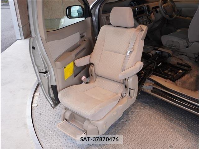 Toyota RAUM 2006-03 8355464-7