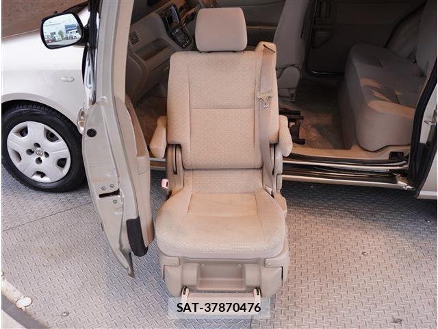 Toyota RAUM 2006-03 8355464-8