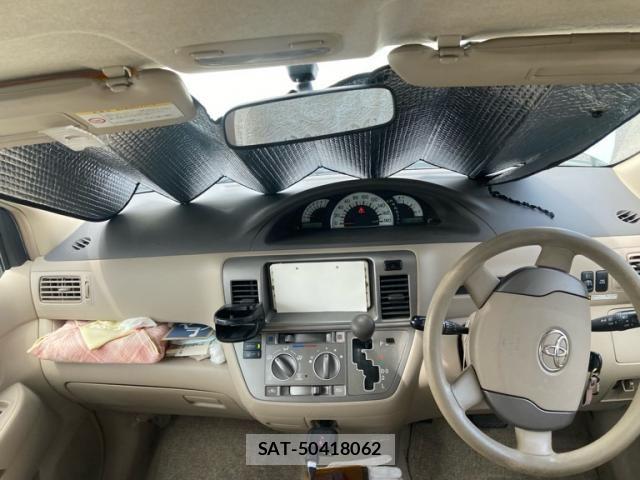 Toyota RAUM 2009-09 8372105-11