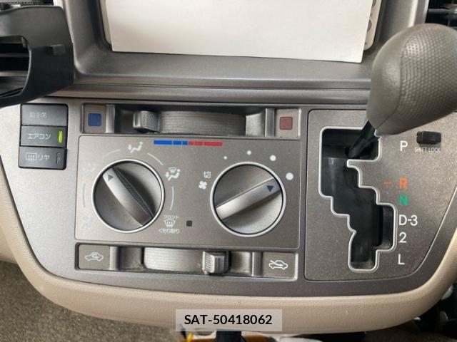 Toyota RAUM 2009-09 8372105-15
