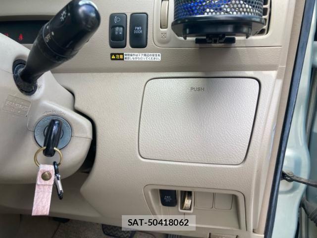 Toyota RAUM 2009-09 8372105-16