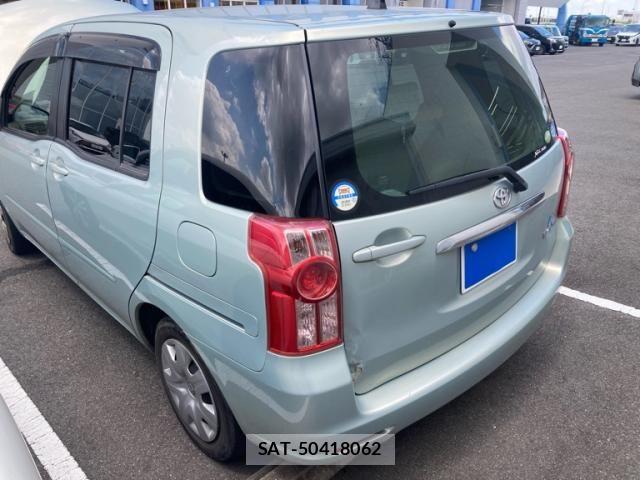 Toyota RAUM 2009-09 8372105-3