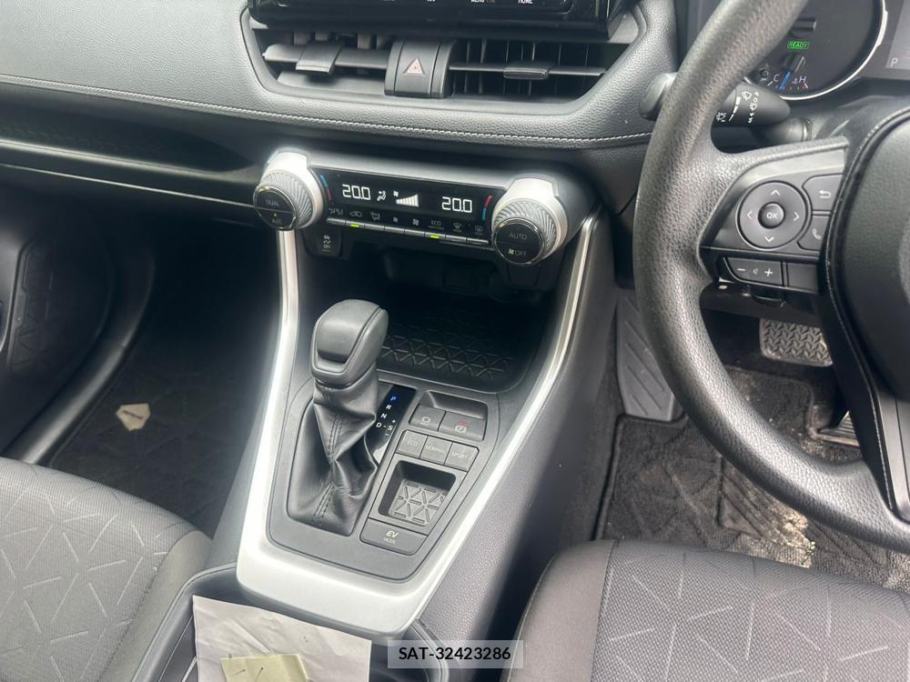 Toyota RAV4 2022-06 7840159-18