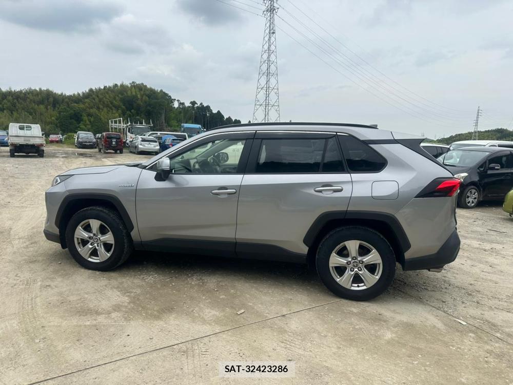 Toyota RAV4 2022-06 7840159-1