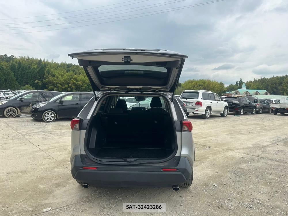 Toyota RAV4 2022-06 7840159-23