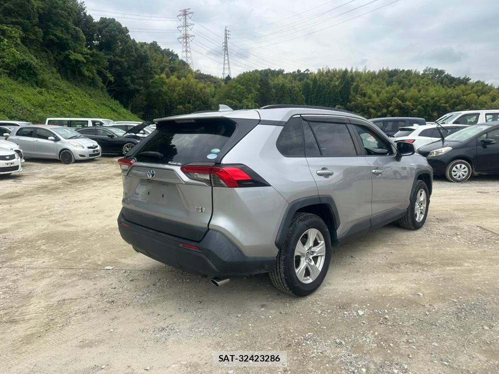 Toyota RAV4 2022-06 7840159-4