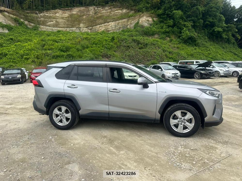 Toyota RAV4 2022-06 7840159-5