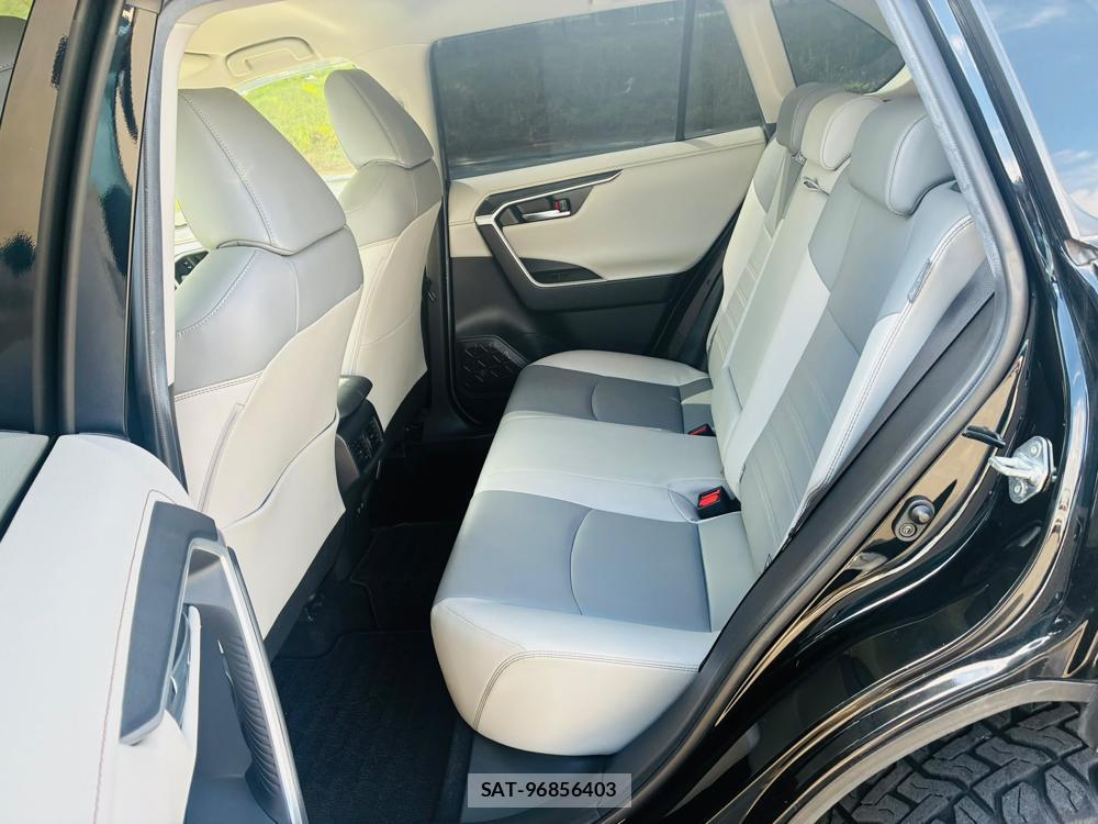 Toyota RAV4 2019-04 7648104-9