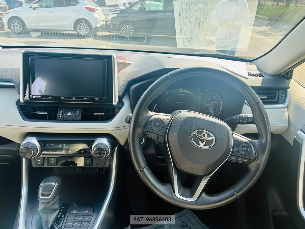 Toyota RAV4 2019-04 7648104-13