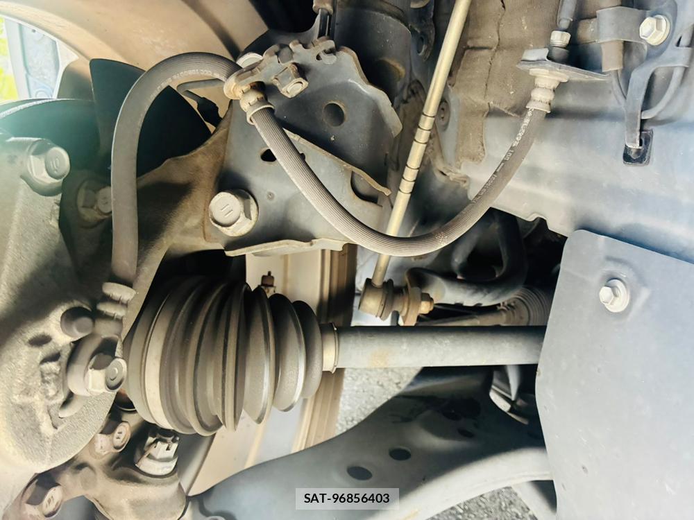 Toyota RAV4 2019-04 7648104-32
