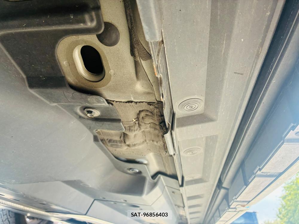 Toyota RAV4 2019-04 7648104-37