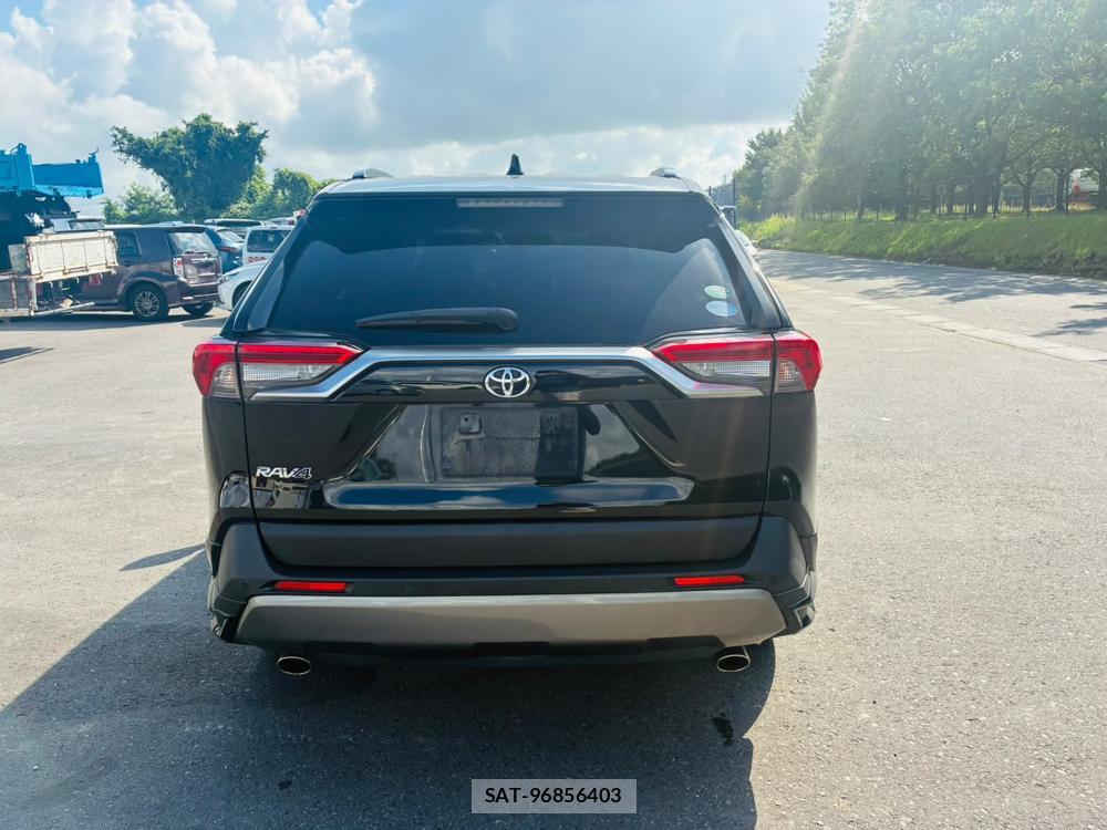 Toyota RAV4 2019-04 7648104-3