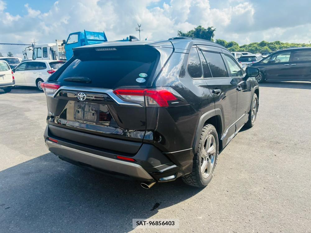 Toyota RAV4 2019-04 7648104-4