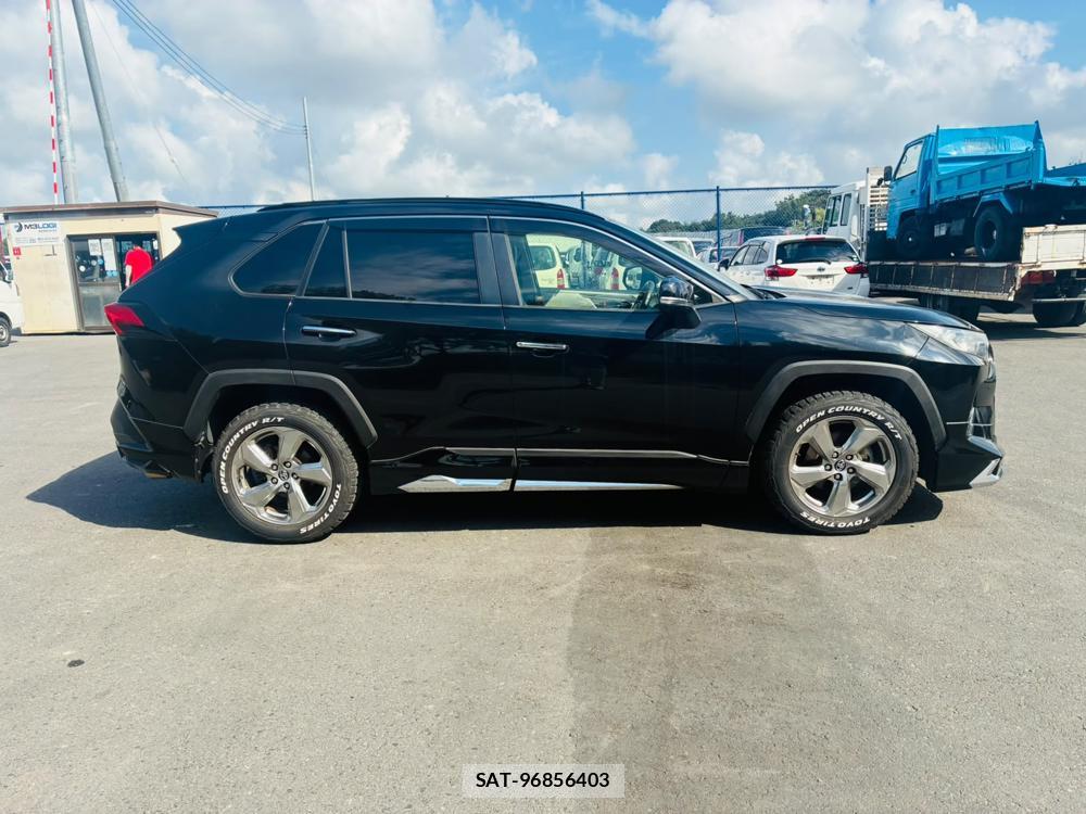Toyota RAV4 2019-04 7648104-5