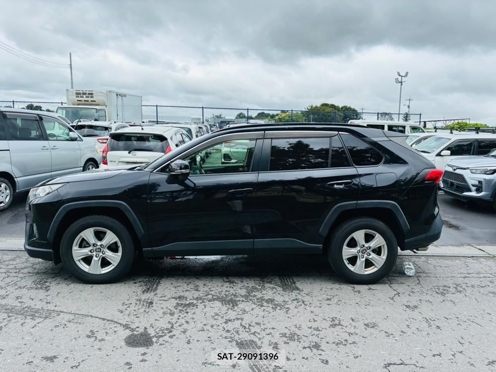 Toyota RAV4 2020-03 8589832-1