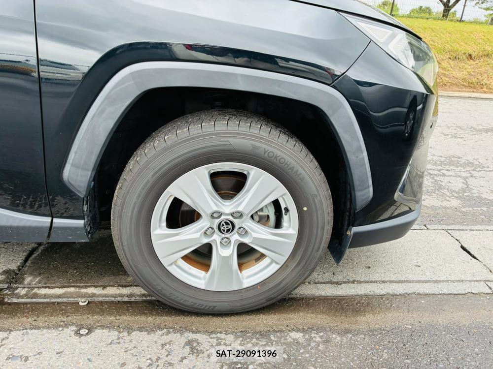 Toyota RAV4 2020-03 8589832-28