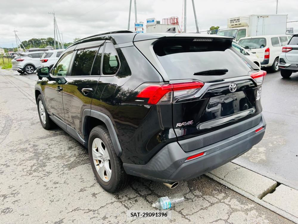 Toyota RAV4 2020-03 8589832-2