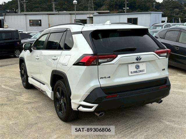 Toyota RAV4 2021-07 4329964-10