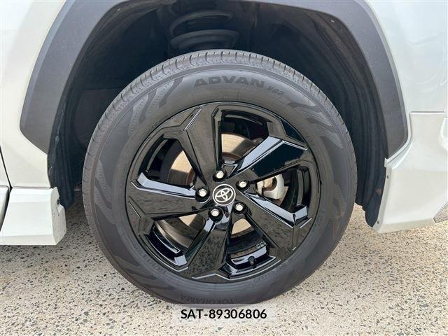 Toyota RAV4 2021-07 4329964-13