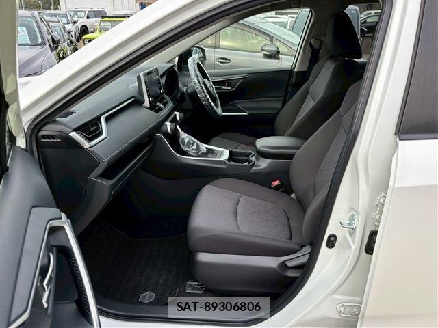 Toyota RAV4 2021-07 4329964-3