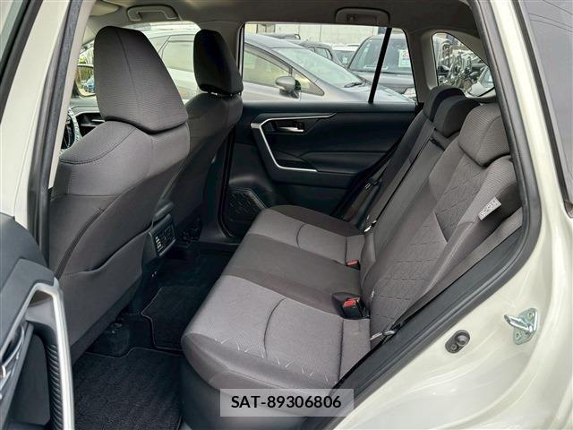 Toyota RAV4 2021-07 4329964-4