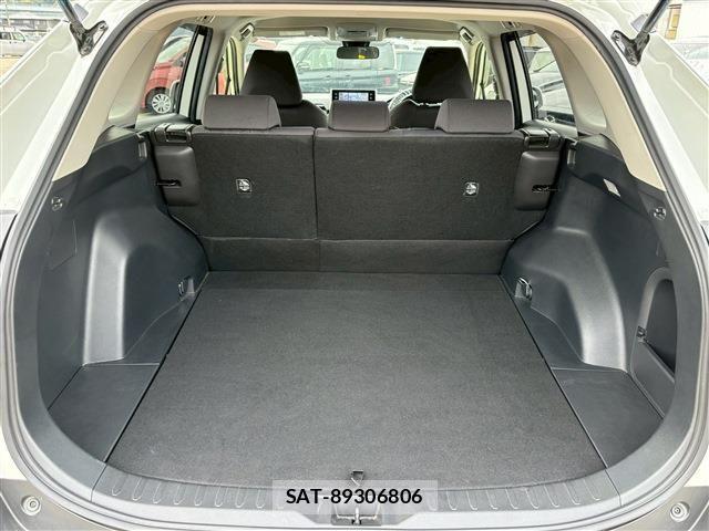 Toyota RAV4 2021-07 4329964-5