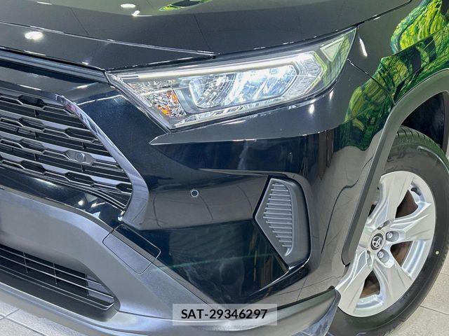 Toyota RAV4 2019-07 6614389-11