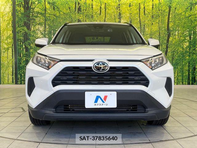 Toyota RAV4 2022-12 6677702-13