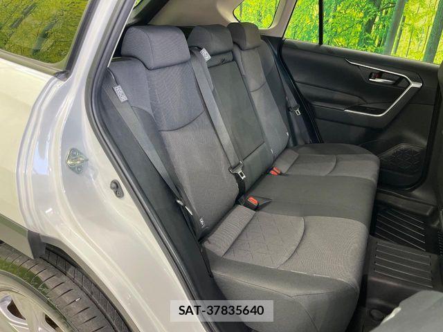 Toyota RAV4 2022-12 6677702-8