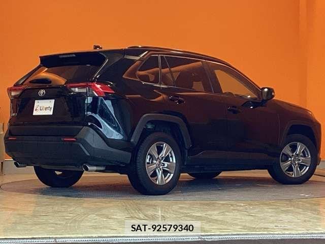 Toyota RAV4 2023-03 6911831-11