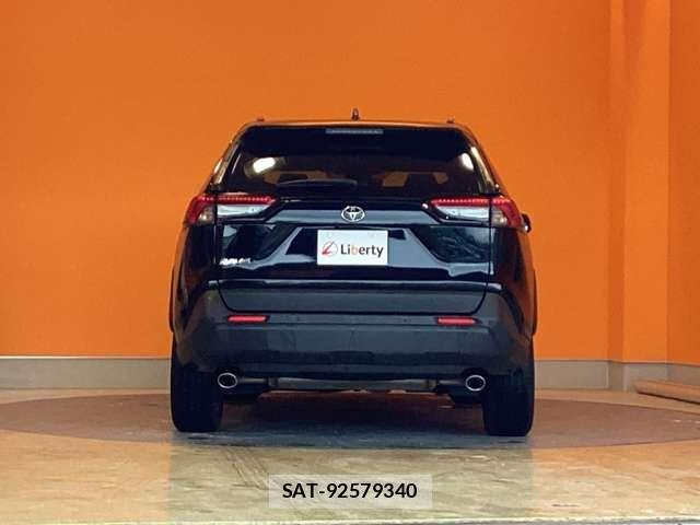 Toyota RAV4 2023-03 6911831-12