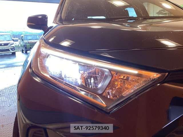 Toyota RAV4 2023-03 6911831-14