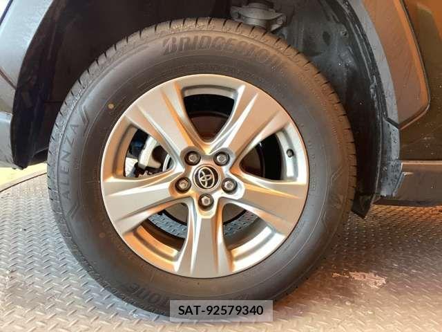 Toyota RAV4 2023-03 6911831-17