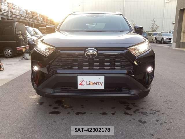 Toyota RAV4 2021-11 6911832-7