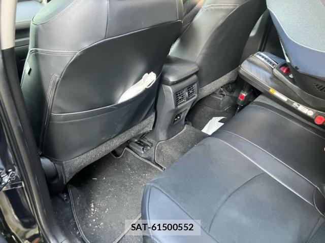 Toyota RAV4 2021-11 6911835-9