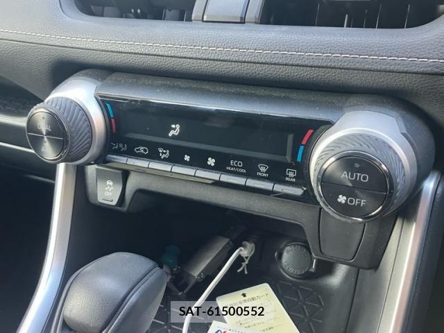 Toyota RAV4 2021-11 6911835-17