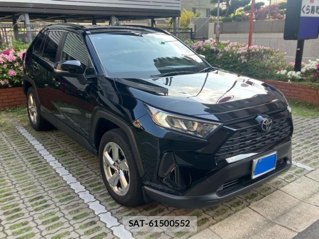 Toyota RAV4 2021-11 6911835-2