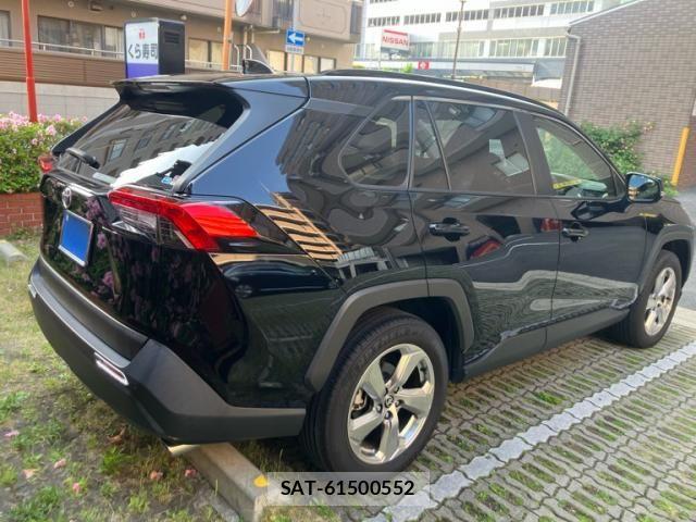 Toyota RAV4 2021-11 6911835-3