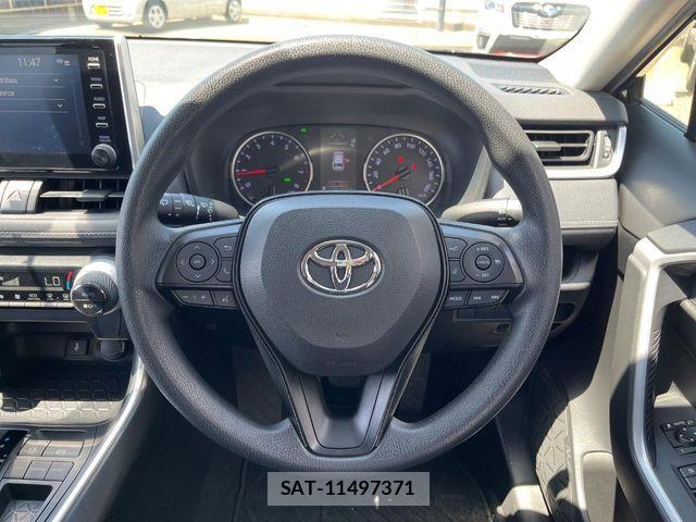 Toyota RAV4 2020-10 7021369-10