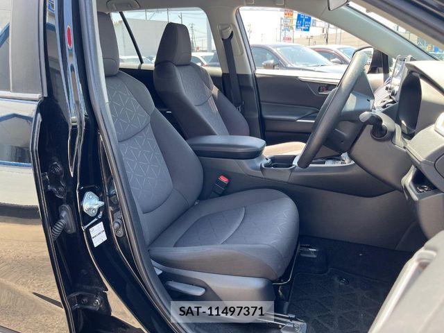 Toyota RAV4 2020-10 7021369-7