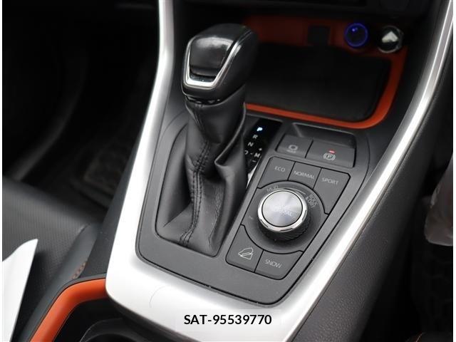 Toyota RAV4 2020-06 7224059-15
