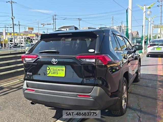 Toyota RAV4 2020-06 7224061-1
