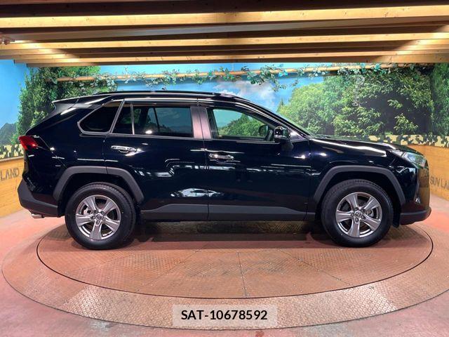 Toyota RAV4 2024-06 7272798-15