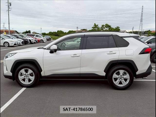 Toyota RAV4 2019-07 7359514-10