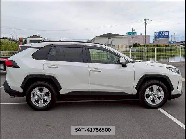 Toyota RAV4 2019-07 7359514-11